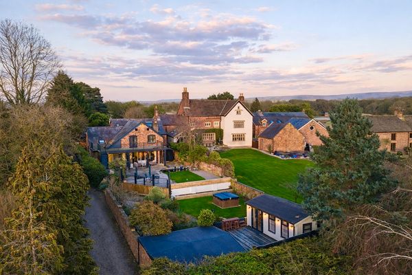 Old Hall Lane, Woodford, SK7