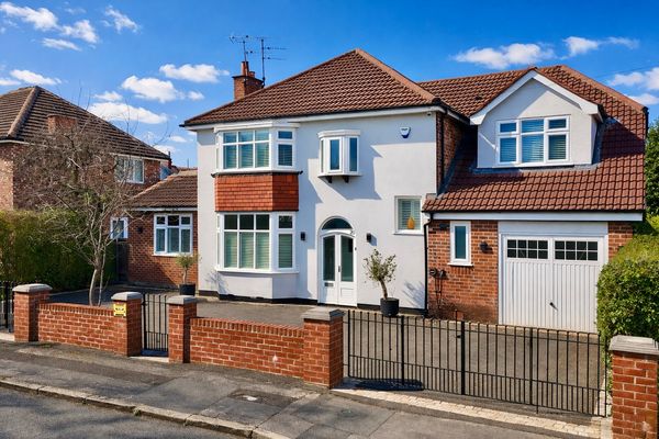 Laburnum Lane, Hale, WA15