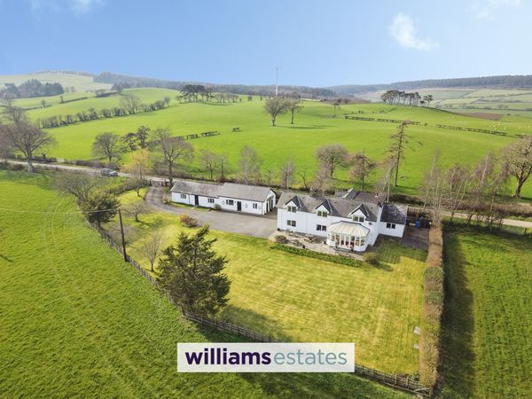 Clawddnewydd, Ruthin, LL15