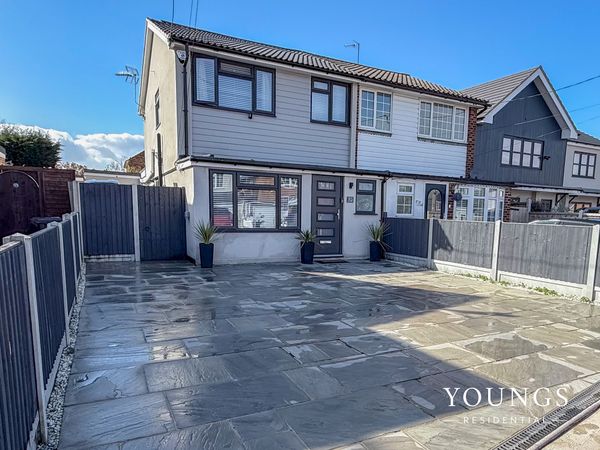 Crouch Avenue, Hullbridge, SS5
