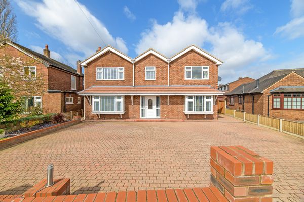 Warrington Road, Penketh, WA5