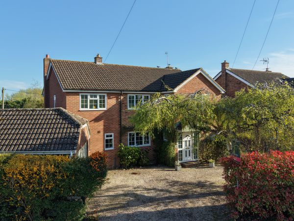 High Street, Fernham, SN7