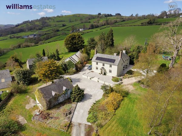 Derwen, Corwen, LL21