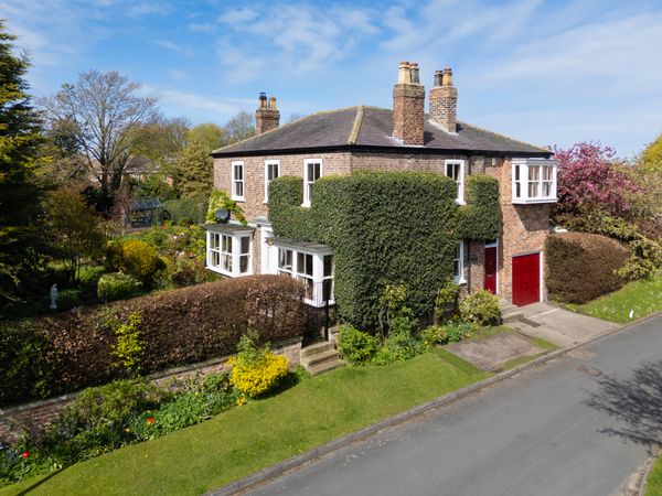Wenlock Villa, Middle Street, Wilberfoss, YO41 5NR
