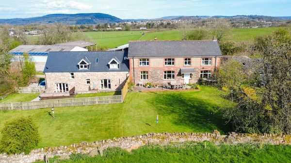 Caergwanaf Isaf Farm, Hensol Road, Hensol, Pontyclun, RCT CF72 8JU