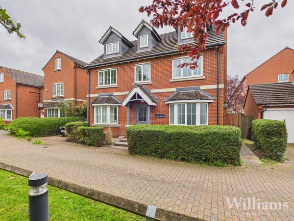 Almond Tree Drive, Weston Turville, HP22