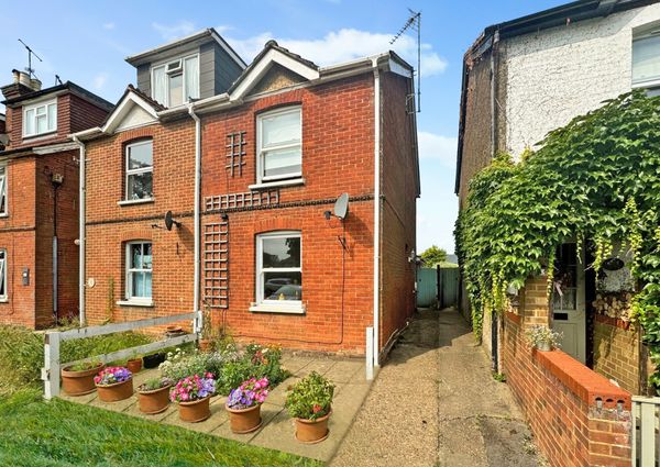 Alfold Road, Cranleigh, GU6