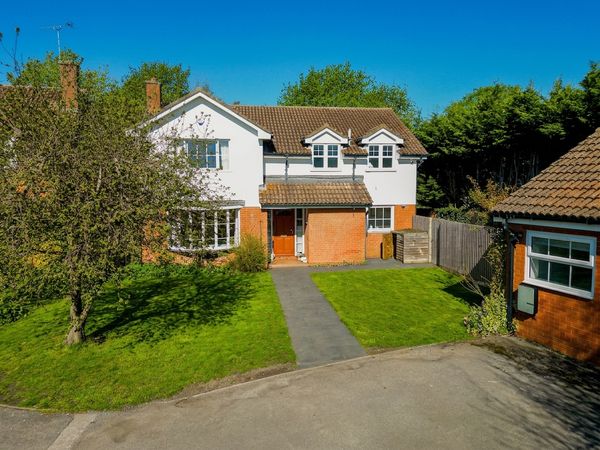 Elsmore Close, Aylesbury, HP21