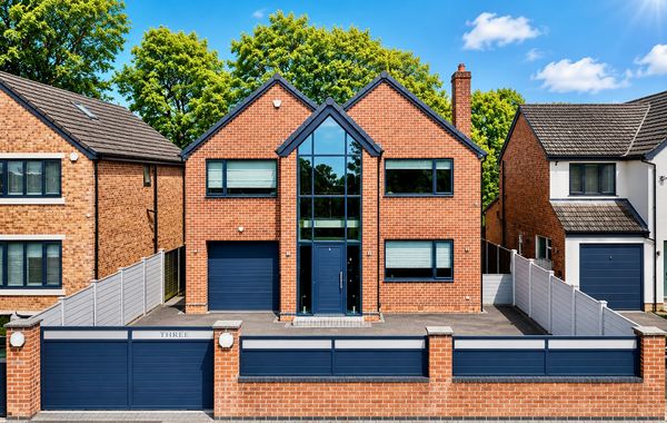 Crabtree Avenue, Hale Barns, WA15