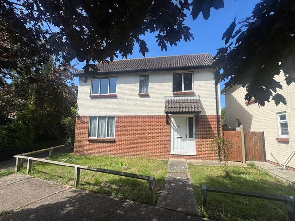 St. Georges Walk, Benfleet, SS7