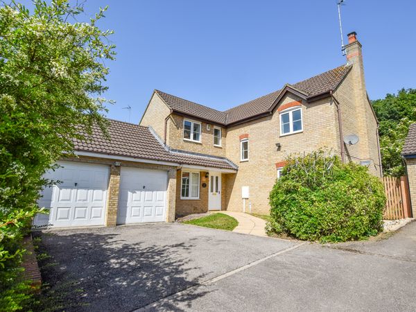 Irvine Drive, Towcester, NN12