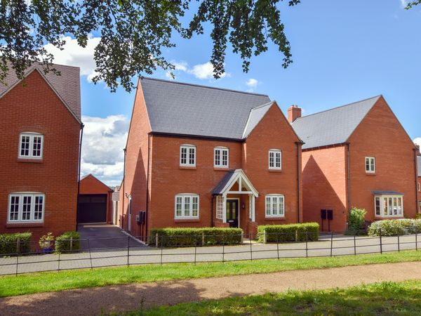 Ludlow Lane, Towcester, NN12