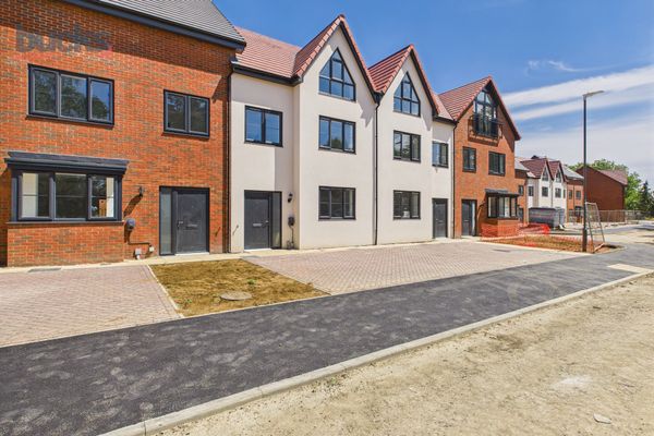 Francis Avenue, Aylesbury, HP21