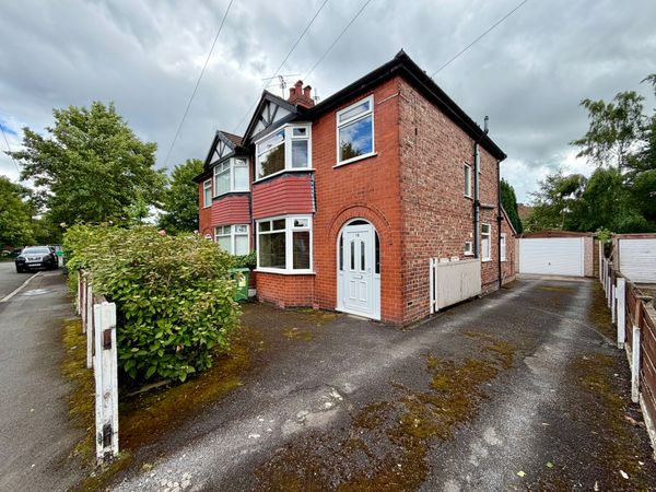 Langham Grove, Timperley, WA15