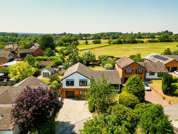 Homestead Close, Upton, HP17