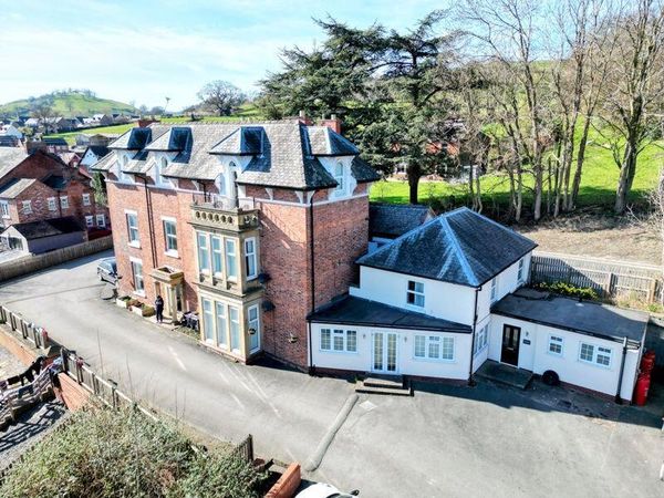 Vyrnwy House, Llansantffraid, SY22