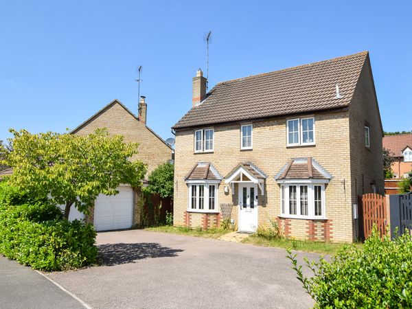 Lauda Way, Towcester, NN12