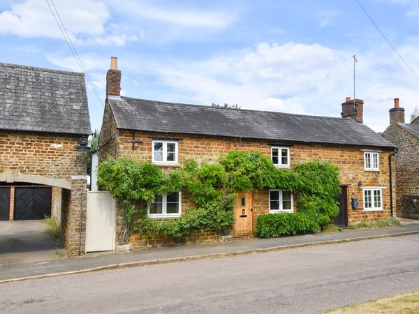 Towcester Road, Litchborough, NN12