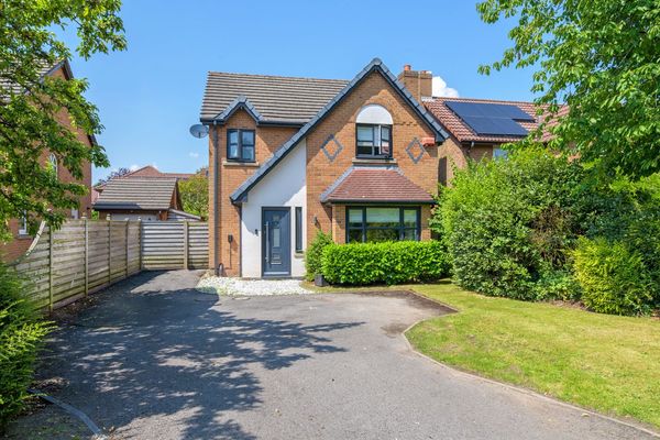 Pewterspear Green Road, Appleton, WA4