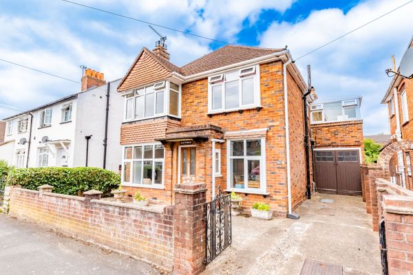 Avondale Road, Aldershot, GU11