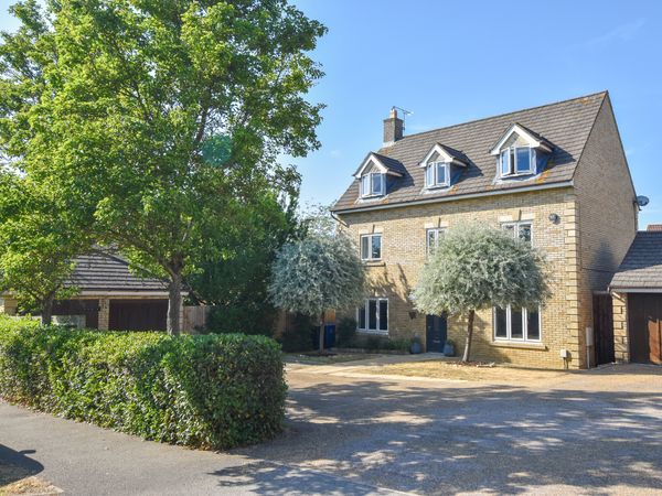 Senna Drive, Towcester, NN12