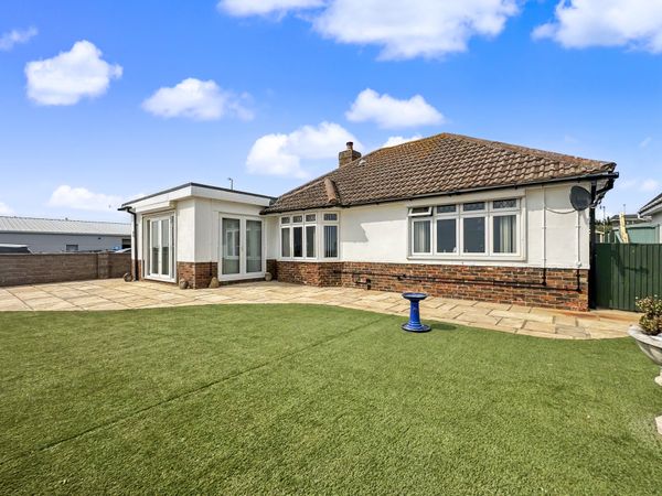 The Esplanade, Telscombe Cliffs, BN10 7HG