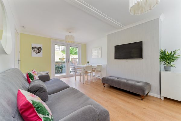 Dumbuck Road, Dumbarton, G82