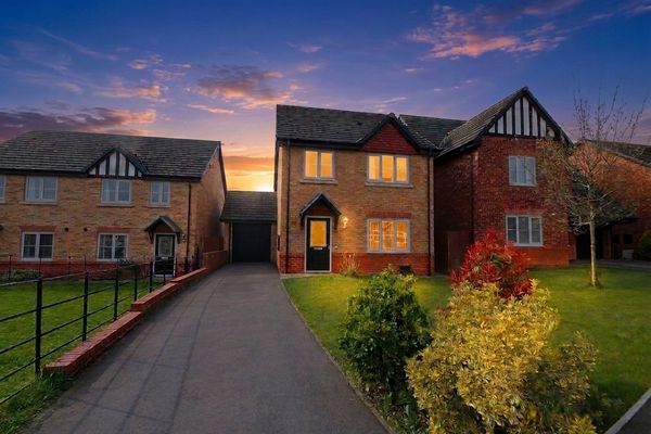 Kensington Crescent, Cuddington, CW8