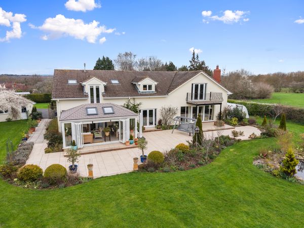 Russell Street, Great Comberton, WR10