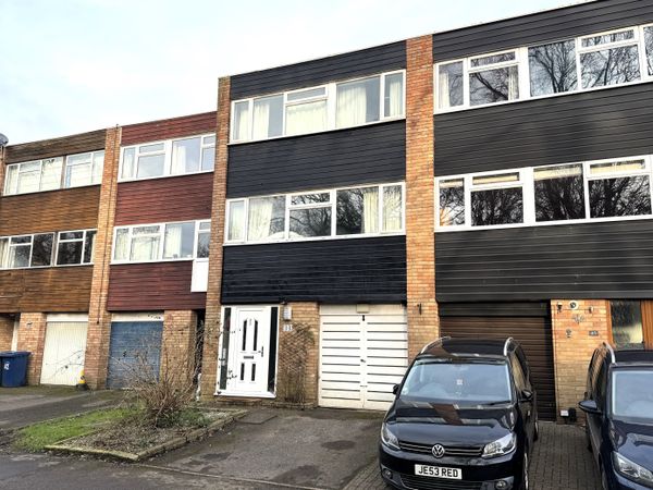 Taylors Crescent, Cranleigh, GU6