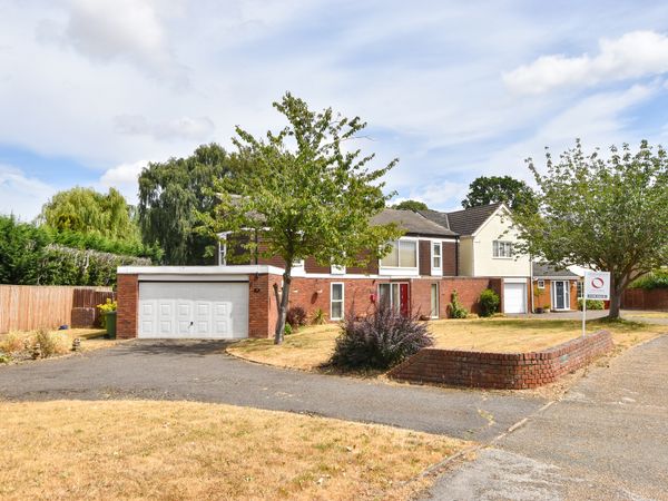 Manor Park, Nether Heyford, NN7