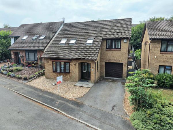 Honeysuckle Way, Brackla, CF31