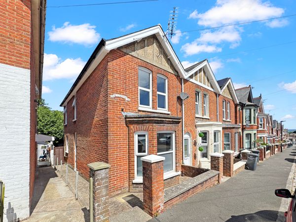 Moorgreen Road, Cowes, PO31