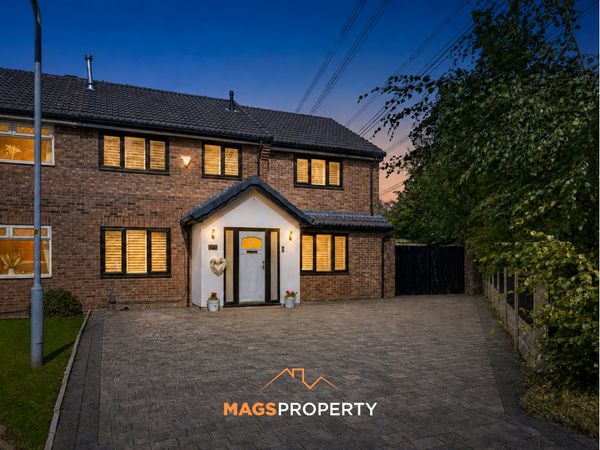 Kingfisher Close, Beechwood, WA7