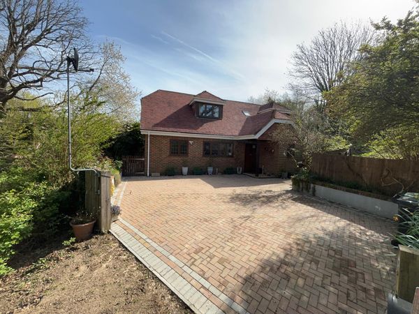 London Road, Battle, TN33