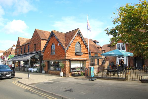 High Street, Cranleigh, GU6