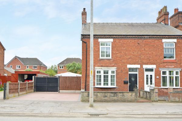 Beautiful Two Bedroom Property on Booth Lane, MIddlewich