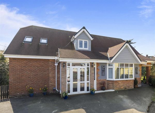 Thurrock Close, Eastbourne, BN20