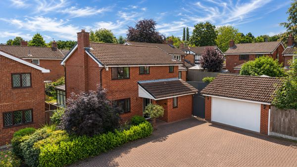 Denbury Drive, Altrincham, WA14