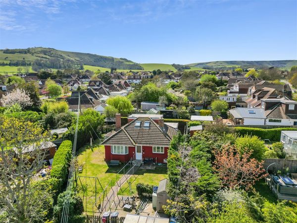 Eastbourne Road, Willingdon, BN20