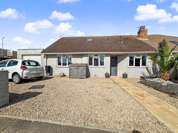 Arundel Road West, Peacehaven, BN10 7PG