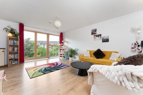 Holmbank Avenue, Glasgow, G41