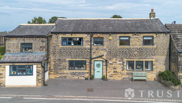 Botany Lane, Lepton, HD8