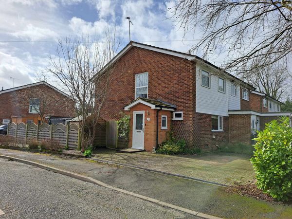 Bax Close, Cranleigh, GU6