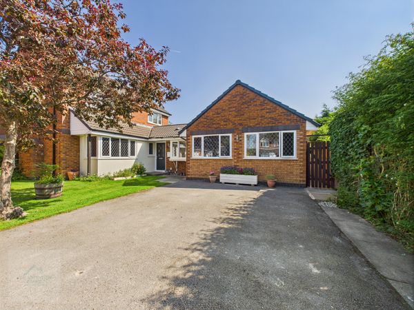 Fairacre Drive, Middlewich, CW10