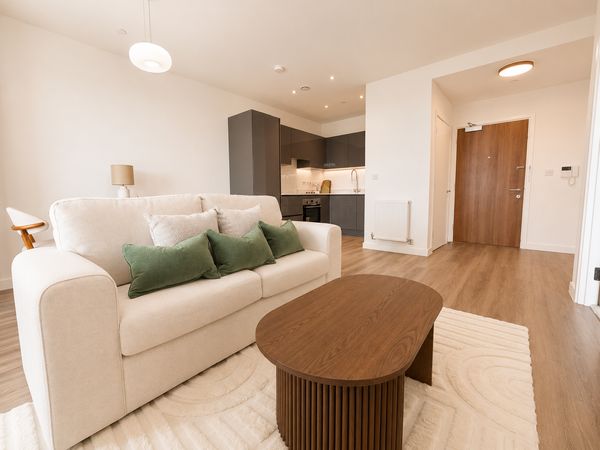 Ilderton Road, Vista Heights, SE15
