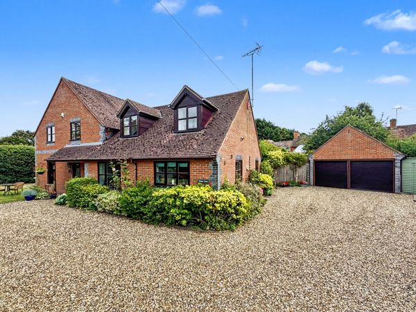 Chapel Lane, Fernham, SN7