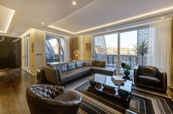 Strand, Wren House, WC2R