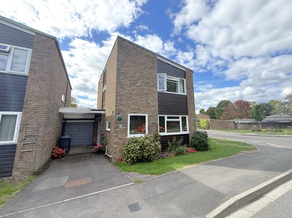Park Drive, Cranleigh, GU6