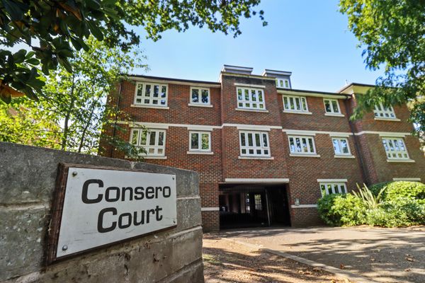 Brooklands Road, Consero Court, KT13